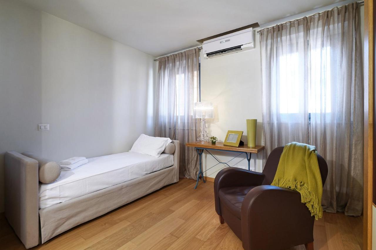 Contempora Apartments - Fiori Chiari 26 Милано Екстериор снимка